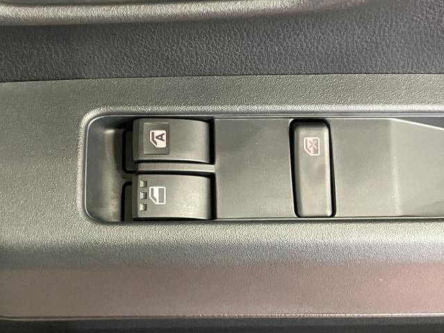 ハイゼットカーゴＤＸ届出済未使用車　元展示車　１オーナー　両側スライドドア　衝突被害軽減システム　オートマチックハイビーム　禁煙　オートライト　キーレス　アイドリングストップ　ラジオ　運転席エアバッグ　助手席エアバッグ（長崎県）の中古車