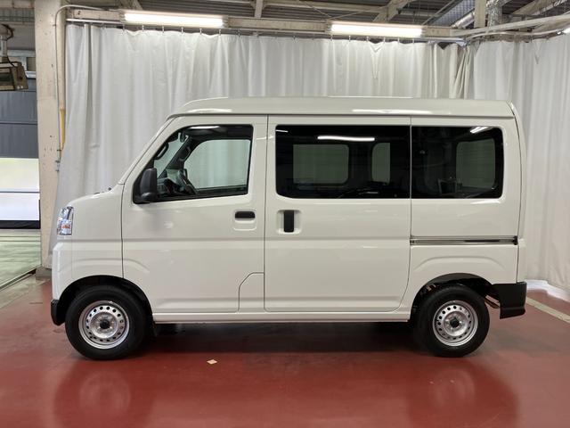 ハイゼットカーゴDX届出済未使用車 元展示車 1オーナー 両側スライドドア ラジオ 衝突被害軽減システム 横滑り防止装置 オートマチックハイビーム オートライト アイドリングストップ 運転席助手席エアバッグ(長崎県)の中古車