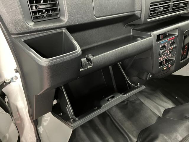 ハイゼットカーゴDX届出済未使用車 元展示車 1オーナー 両側スライドドア ラジオ 衝突被害軽減システム 横滑り防止装置 オートマチックハイビーム オートライト アイドリングストップ 運転席助手席エアバッグ(長崎県)の中古車