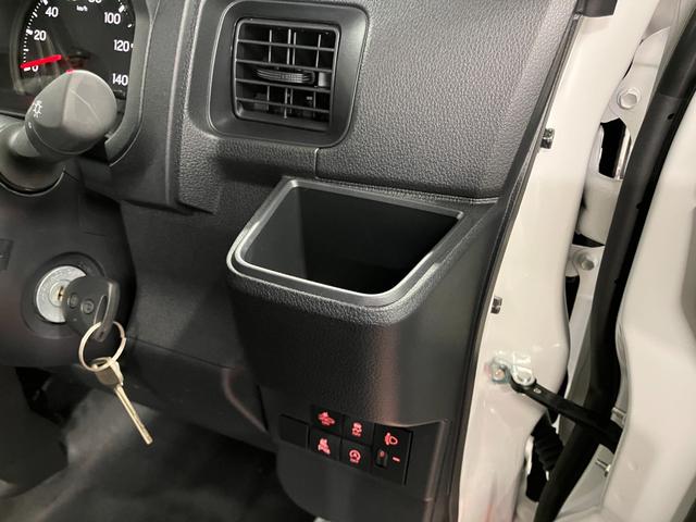 ハイゼットカーゴDX届出済未使用車 元展示車 1オーナー 両側スライドドア ラジオ 衝突被害軽減システム 横滑り防止装置 オートマチックハイビーム オートライト アイドリングストップ 運転席助手席エアバッグ(長崎県)の中古車