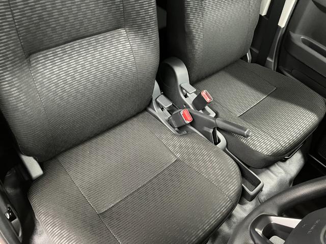 ハイゼットカーゴDX届出済未使用車 元展示車 1オーナー 衝突被害軽減システム オートマチックハイビーム 禁煙車 オートライト アイドリングストップ ラジオ 運転席エアバッグ 助手席エアバッグ ABS 両側スライドドア(長崎県)の中古車