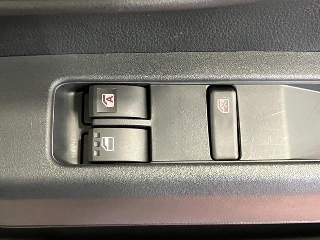ハイゼットカーゴDX届出済未使用車 元展示車 1オーナー 衝突被害軽減システム オートマチックハイビーム 禁煙車 オートライト アイドリングストップ ラジオ 運転席エアバッグ 助手席エアバッグ ABS 両側スライドドア(長崎県)の中古車