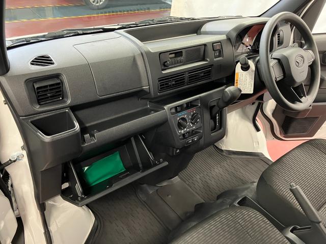 ハイゼットカーゴＤＸ２ＷＤ　ＣＶＴ車　　両側スライドドア　ＡＭ／ＦＭラジオ　１オーナー　キーレス　ハロゲンヘッドランプ　衝突安全ボディ　アイドリングストップ　盗難防止装置　オートライト　アンチロックブレーキ（長崎県）の中古車