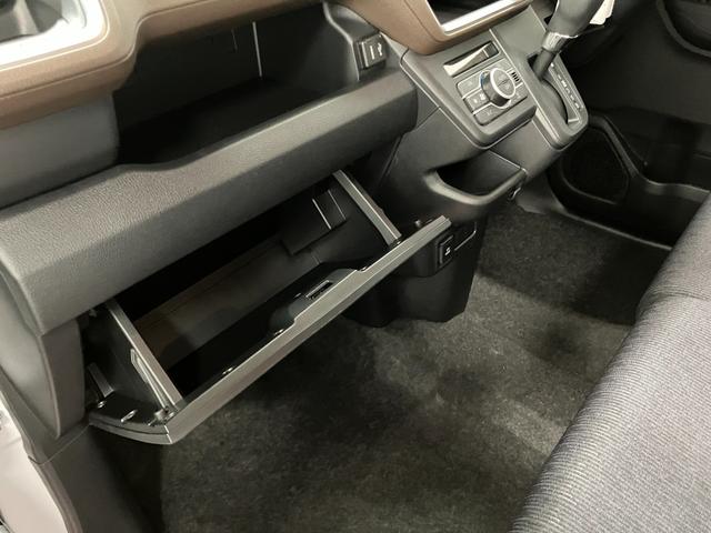 ムーヴＧ元展示車　届出済未使用車　ワンオーナー　禁煙車　９インチディスプレイオーディオ　バックカメラ　被害軽減ブレーキ　フルセグテレビ　電動格納ミラー　レーンアシスト　Ｂｌｕｅｔｏｏｔｈ対応　オートライト（長崎県）の中古車
