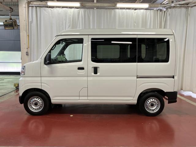 ハイゼットカーゴDX届出済未使用車 元展示車 1オーナー 禁煙車 両側スライドドア 衝突被害軽減システム オートマチックハイビーム オートライト アイドリングストップ ラジオ 運転席エアバッグ 助手席エアバッグ ABS(長崎県)の中古車