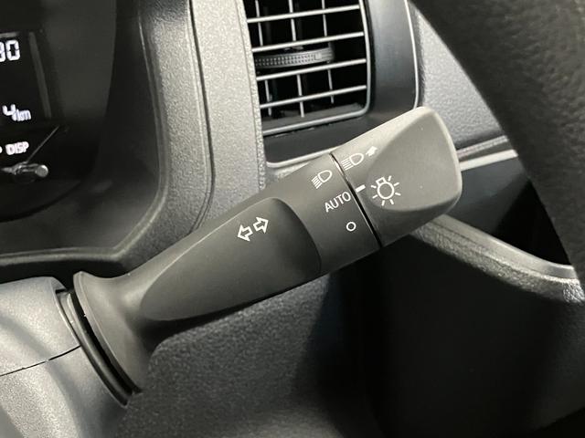 ハイゼットカーゴDX届出済未使用車 元展示車 1オーナー 禁煙車 両側スライドドア 衝突被害軽減システム オートマチックハイビーム オートライト アイドリングストップ ラジオ 運転席エアバッグ 助手席エアバッグ ABS(長崎県)の中古車