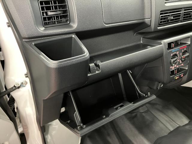 ハイゼットカーゴDX届出済未使用車 元展示車 1オーナー 禁煙車 両側スライドドア 衝突被害軽減システム オートマチックハイビーム オートライト アイドリングストップ ラジオ 運転席エアバッグ 助手席エアバッグ ABS(長崎県)の中古車