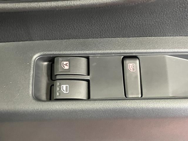 ハイゼットカーゴDX届出済未使用車 元展示車 1オーナー 禁煙車 両側スライドドア 衝突被害軽減システム オートマチックハイビーム オートライト アイドリングストップ ラジオ 運転席エアバッグ 助手席エアバッグ ABS(長崎県)の中古車