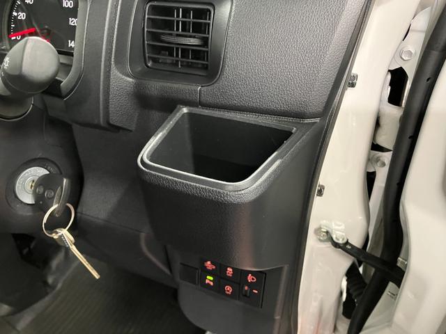 ハイゼットカーゴＤＸ１オーナー　２ＷＤ　ＣＶＴ　両側スライドドア　衝突被害軽減システム　横滑り防止装置　ＡＭ／ＦＭラジオ　オートマチックハイビーム　オートライト　運転席エアバッグ　助手席エアバッグ　レーンキープアシスト（長崎県）の中古車