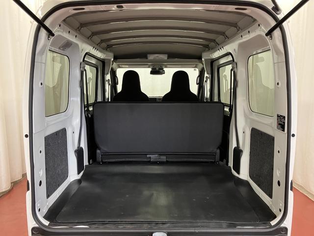ハイゼットカーゴＤＸ１オーナー　２ＷＤ　ＣＶＴ　両側スライドドア　衝突被害軽減システム　横滑り防止装置　ＡＭ／ＦＭラジオ　オートマチックハイビーム　オートライト　運転席エアバッグ　助手席エアバッグ　レーンキープアシスト（長崎県）の中古車
