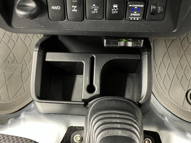 ハイゼットトラックエクストラSAIIIt下取車 4WD マニュアル車 ナビ ドラレコ ETC 衝突被害軽減システム レーンキープアシスト LEDヘッドランプ 運転席エアバッグ キーレスエントリー フルセグTV DVD CD AM/FMラジオ(長崎県)の中古車