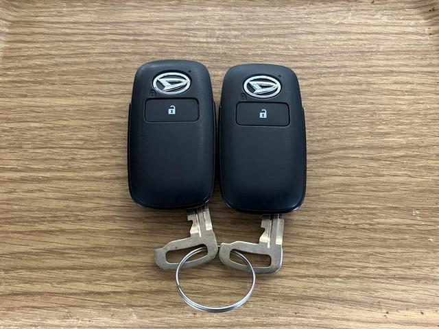 ロッキーX HEV1オーナー スマートキー 電動格納ミラー 衝突安全ボディ 衝突被害軽減システム レーンアシスト オートマチックハイビーム 運転席/助手席エアバック LEDヘッドランプ 電動パーキングブレーキ(長崎県)の中古車