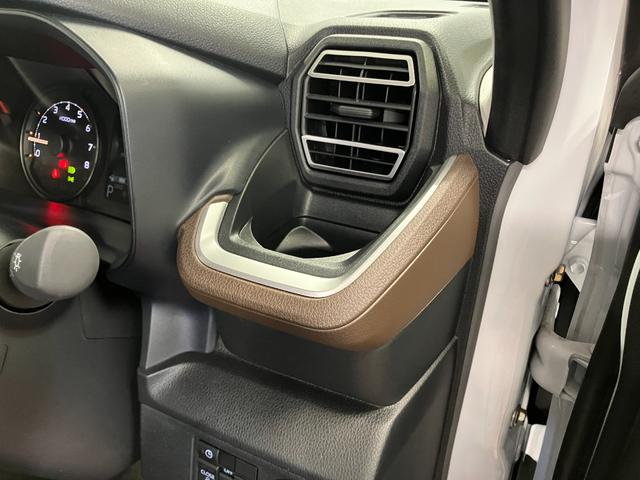 ムーヴG元展示車 届出済未使用車 禁煙車 片側電動両側スライドドア LEDヘッドランプ 電動格納ミラー スマートキー アイドリングストップ レーンキープアシスト 衝突被害軽減システム 衝突安全ボディ(長崎県)の中古車