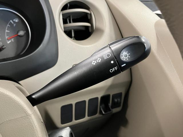 ミラX下取車 CD AM/FMラジオ キーレス USBソケット マニュアルエアコン 運転席エアバッグ 助手席エアバッグ ハロゲンヘッドランプ 電動格納ミラー 衝突安全ボディ スペアタイヤ(長崎県)の中古車