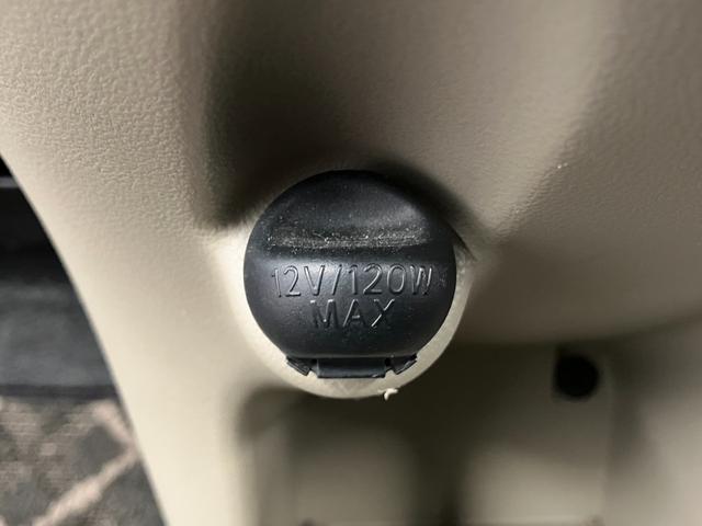 ミラX下取車 CD AM/FMラジオ キーレス USBソケット マニュアルエアコン 運転席エアバッグ 助手席エアバッグ ハロゲンヘッドランプ 電動格納ミラー 衝突安全ボディ スペアタイヤ(長崎県)の中古車