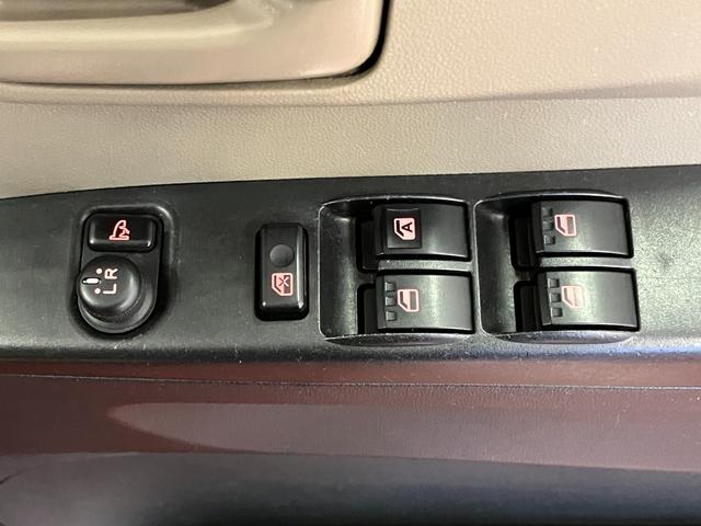ミラX下取車 CD AM/FMラジオ キーレス USBソケット マニュアルエアコン 運転席エアバッグ 助手席エアバッグ ハロゲンヘッドランプ 電動格納ミラー 衝突安全ボディ スペアタイヤ(長崎県)の中古車