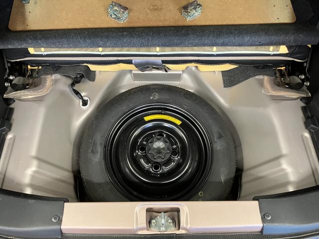 ミラX下取車 CD AM/FMラジオ キーレス USBソケット マニュアルエアコン 運転席エアバッグ 助手席エアバッグ ハロゲンヘッドランプ 電動格納ミラー 衝突安全ボディ スペアタイヤ(長崎県)の中古車