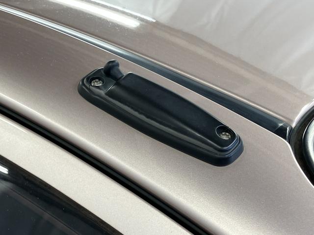 ミラX下取車 CD AM/FMラジオ キーレス USBソケット マニュアルエアコン 運転席エアバッグ 助手席エアバッグ ハロゲンヘッドランプ 電動格納ミラー 衝突安全ボディ スペアタイヤ(長崎県)の中古車