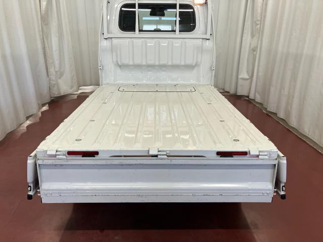 ハイゼットトラックスタンダード　農用スペシャルＳＡIIIｔ１オーナー　４ＷＤ　マニュアル車　オートライト　運転席エアバッグ　ＡＭ／ＦＭラジオ　荷台作業灯　ＬＥＤヘッドランプ　マニュアルエアコン　横滑り防止装置　衝突被害軽減システム　レーンキープアシスト　キー（長崎県）の中古車