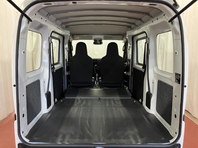 ハイゼットカーゴスペシャル１オーナー　マニュアル車　衝突被害軽減システム　オートマチックハイビーム　オートライト　アイドリングストップ　運転席／助手席エアバッグ　レーンキープアシスト　マニュアルエアコン　ＡＭ／ＦＭラジオ（長崎県）の中古車