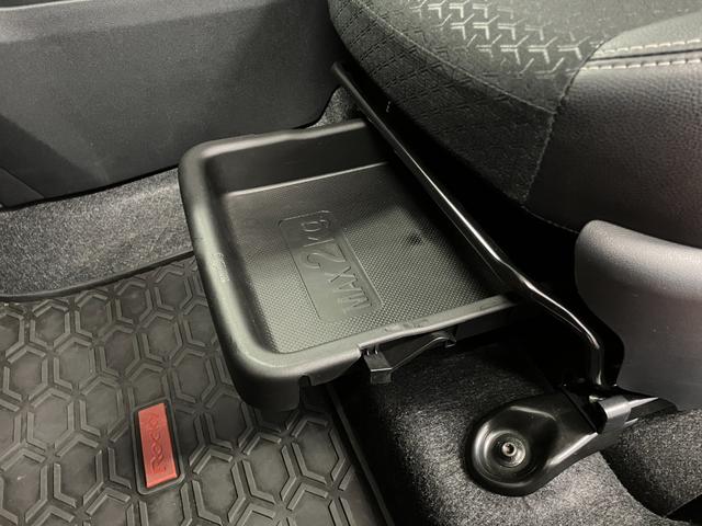 ロッキープレミアムG HEVワンオーナー 9インチディスプレイオーディオ アダプティブクルーズコントロール フルセグTV バックカメラ シートヒーター USB入力端子 電格ミラー キーフリー 衝突安全ボディ 衝突被害軽減システム(長崎県)の中古車