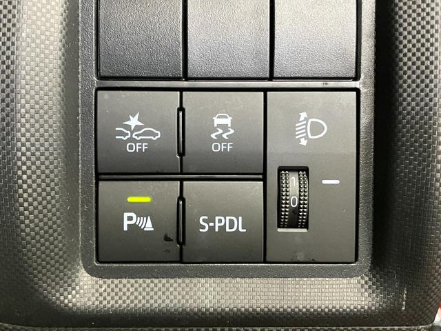 ロッキーＸ　ＨＥＶ下取車　電動パーキングブレーキ　オートライト　スマートキー　オートマチックハイビーム　運転席／助手席エアバック　電格ミラー　横滑り防止装置　衝突安全ボディ　衝突被害軽減システム　レーンキープアシスト（長崎県）の中古車