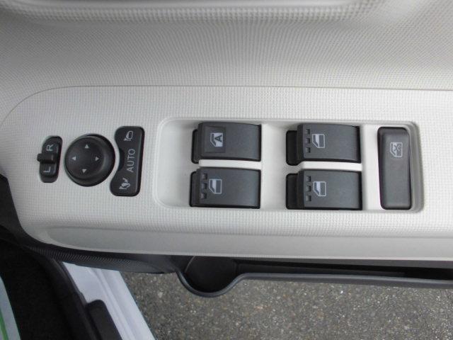 ムーヴキャンバスストライプスGR8年式 届出済み未使用車 2km(福岡県)の中古車