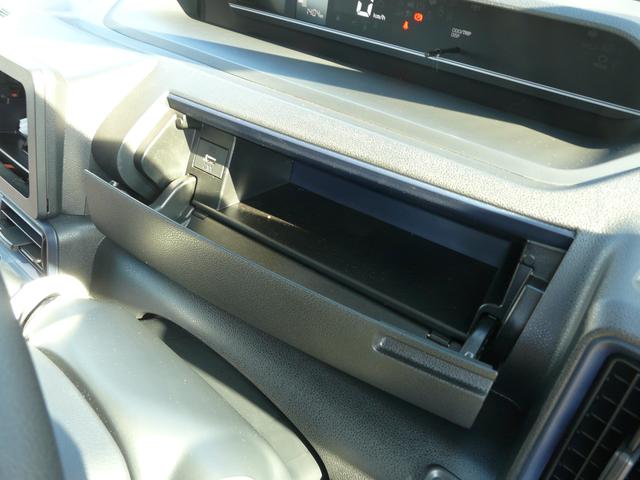 タントＸスモークガラス　セキュリティアラーム　キーフリーシステム　走行距離１．４０４ｋｍ（福岡県）の中古車