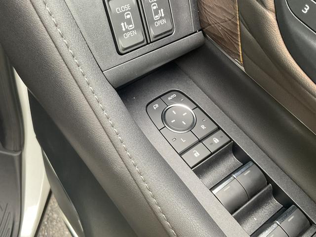 アルファードハイブリッドエグゼクティブラウンジハイブリッド　２．５　エグゼクティブラウンジ　プラチナホワイトパール（福岡県）の中古車