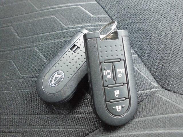 トールカスタムＧ　リミテッド　ＳＡIII両側パワースライドドア　２１４８５ｋｍ（福岡県）の中古車