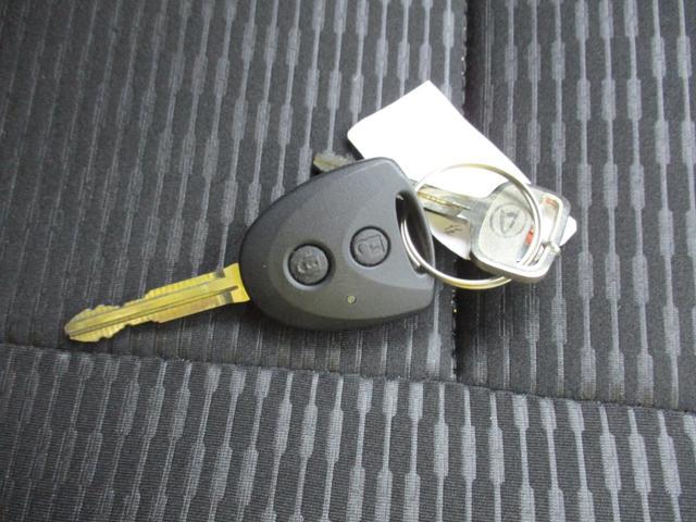 ハイゼットカーゴＤＸＲ７年式　２．７１９キロ（福岡県）の中古車