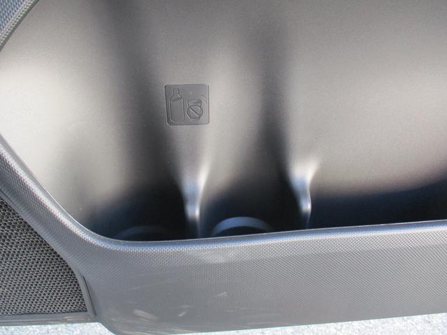 ロッキープレミアムＧ　ＨＥＶＲ６年式　５，５５８ｋｍ（福岡県）の中古車