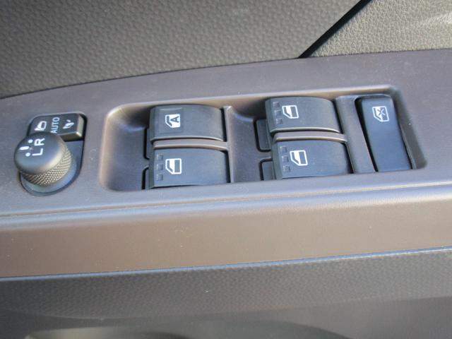 トールシートリフト G UGPR4年式 シートリフト 福祉車両 パワースライドドア 106km(福岡県)の中古車