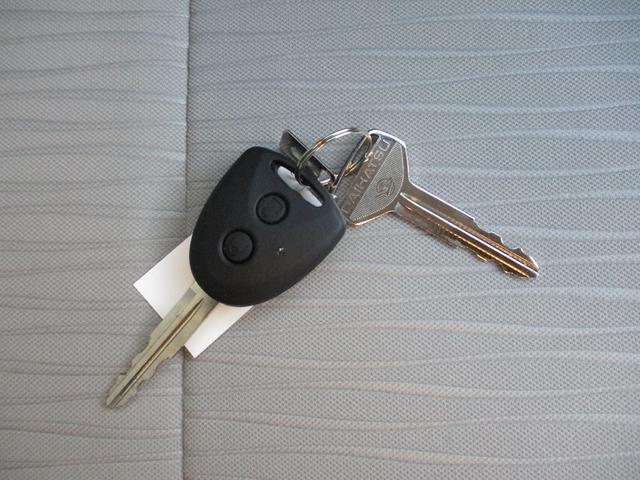 ミライースＸ　ＳＡIIIＲ７年式　届出済み未使用車　キーレス　２ｋｍ（福岡県）の中古車