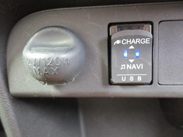 ムーヴキャンバスＧメイクアップリミテッド　ＳＡIIIＨ３１年式　純正ナビ　パノラマモニター　両側パワースライドドア　４４１５５ｋｍ（福岡県）の中古車