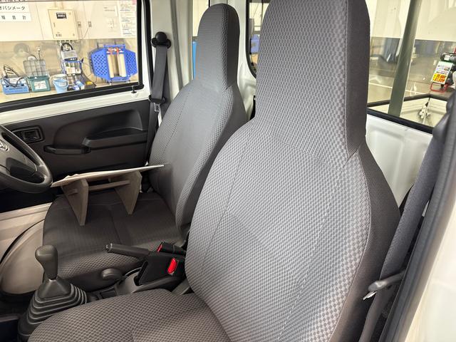 ハイゼットトラックジャンボ５ＭＴ車　パートタイム４ＷＤ車　ハイロー切り替えレバー　カーナビ　ＡＢＳ　運転席助手席エアバック　リモコンキー　作業灯　荷台マット（鹿児島県）の中古車