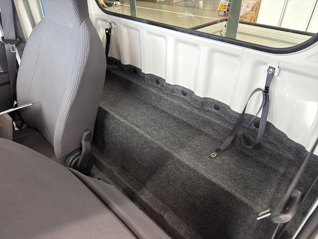 ハイゼットトラックジャンボ５ＭＴ車　パートタイム４ＷＤ車　ハイロー切り替えレバー　カーナビ　ＡＢＳ　運転席助手席エアバック　リモコンキー　作業灯　荷台マット（鹿児島県）の中古車