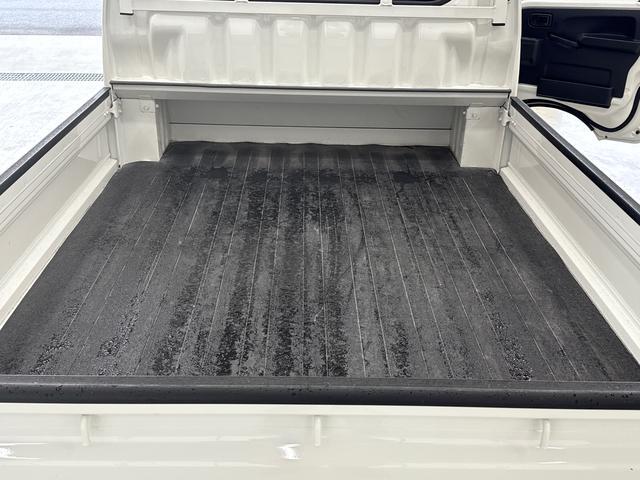 ハイゼットトラックジャンボ５ＭＴ車　パートタイム４ＷＤ車　ハイロー切り替えレバー　カーナビ　ＡＢＳ　運転席助手席エアバック　リモコンキー　作業灯　荷台マット（鹿児島県）の中古車