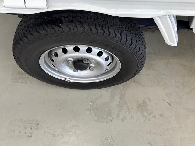 ハイゼットトラックジャンボ５ＭＴ車　パートタイム４ＷＤ車　ハイロー切り替えレバー　カーナビ　ＡＢＳ　運転席助手席エアバック　リモコンキー　作業灯　荷台マット（鹿児島県）の中古車