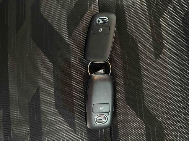タフトＧインパネシフト　プッシュスタートスイッチ　電子カードキー　電動パーキングブレーキ　スタイリッシュガラスルーフ　レーンキープアシスト　オートマチックハイビーム　アルミホイール　ＡＢＳ　衝突被害軽減Ｂ（鹿児島県）の中古車