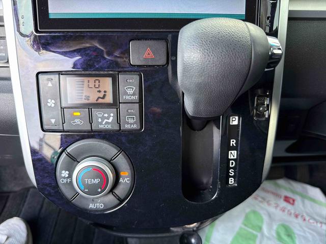 タントカスタムＸ　トップエディションＳＡIIインパネシフト　プッシュスタートスイッチ　電子カードキー　カーナビ　衝突軽減システム　車線逸脱警報装置　両側スライドドア　運転席助手席エアバック　アルミホイール（鹿児島県）の中古車