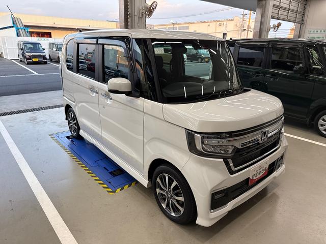 N−BOXカスタムLインパネシフト プッシュスタートスイッチ 電子カードキー アルミホイール ABS 両側スライドドア(鹿児島県)の中古車