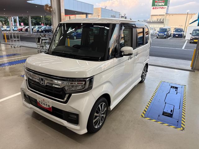 N−BOXカスタムLインパネシフト プッシュスタートスイッチ 電子カードキー アルミホイール ABS 両側スライドドア(鹿児島県)の中古車