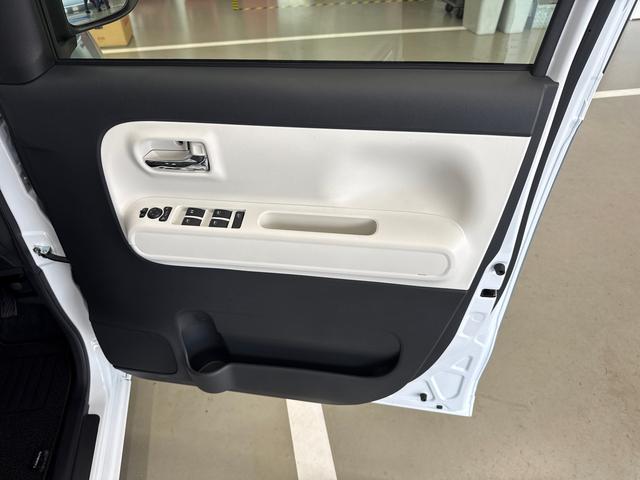 ムーヴキャンバスストライプスGターボターボ車 インパネシフト プッシュスタートスイッチ 電子カードキー 電動パーキングブレーキ 左右オートスライド レーダーブレーキ オートハイビーム レーンキープ ABS(鹿児島県)の中古車