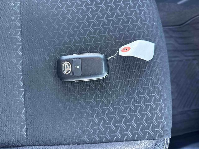 ロッキープレミアムプッシュスタートスイッチ 電子カードキー 衝突軽減システム 車線逸脱警報 アルミホイール ABS ナビゲーション リアシートモニター(鹿児島県)の中古車