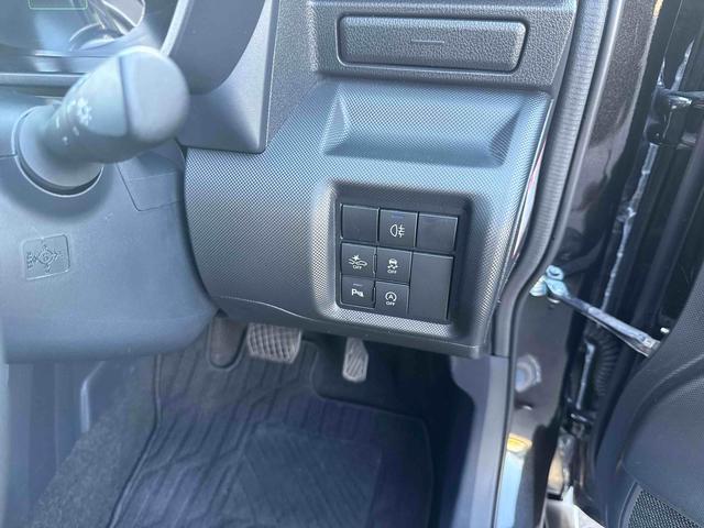 ロッキープレミアムプッシュスタートスイッチ 電子カードキー 衝突軽減システム 車線逸脱警報 アルミホイール ABS ナビゲーション リアシートモニター(鹿児島県)の中古車