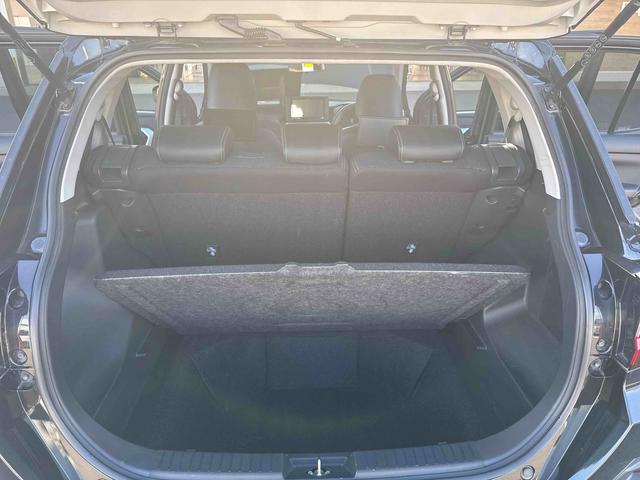 ロッキープレミアムプッシュスタートスイッチ 電子カードキー 衝突軽減システム 車線逸脱警報 アルミホイール ABS ナビゲーション リアシートモニター(鹿児島県)の中古車