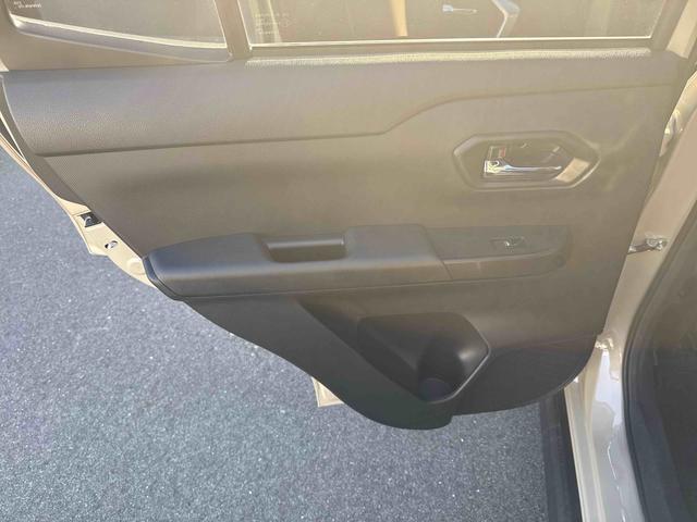 ロッキープレミアムフロアＣＶＴ　衝突軽減システム　車線逸脱警報　アルミホイール　オートハイビーム　ＡＢＳ　ターボ車（鹿児島県）の中古車