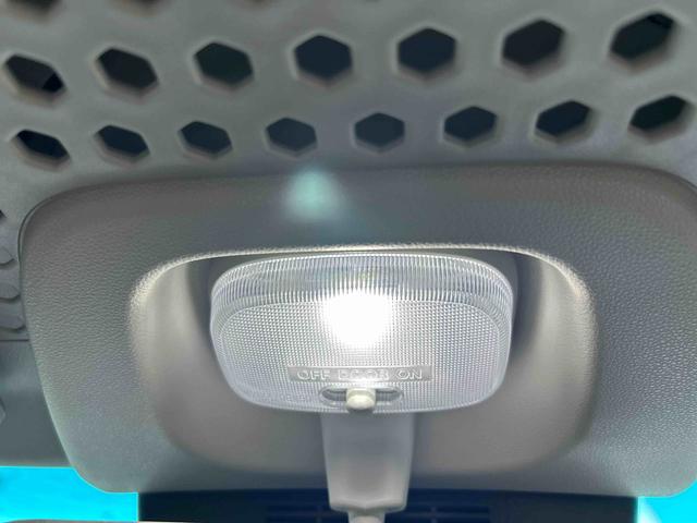 ハイゼットカーゴクルーズターボＳＡIIIターボ車　４ＷＤ車　インパネオートマ　フォグランプ　リモコンキー　両側スライドドア　衝突被害軽減システム　エアコン　パワステ（鹿児島県）の中古車