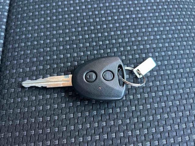 ハイゼットカーゴクルーズターボＳＡIIIターボ車　４ＷＤ車　インパネオートマ　フォグランプ　リモコンキー　両側スライドドア　衝突被害軽減システム　エアコン　パワステ（鹿児島県）の中古車